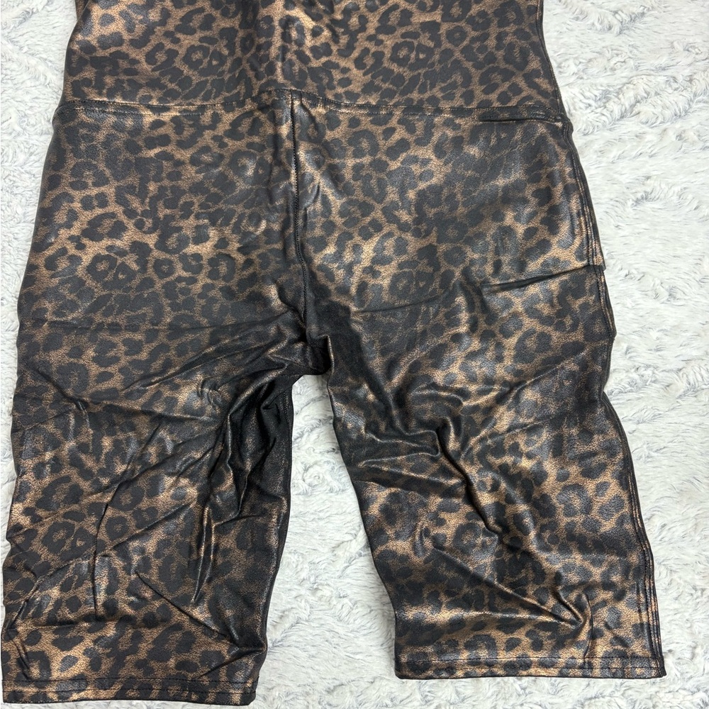 Pair of Spanx 9” Animal print Biker Shorts size Large - Picture 3 of 9